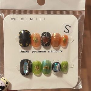 Press on Nail Set with Gold Accents